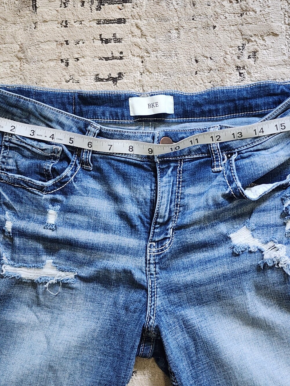 BKE Victoria Blue Distressed Denim Bermuda Shorts Womens Waist 31 In Ripped - Picture 3 of 10